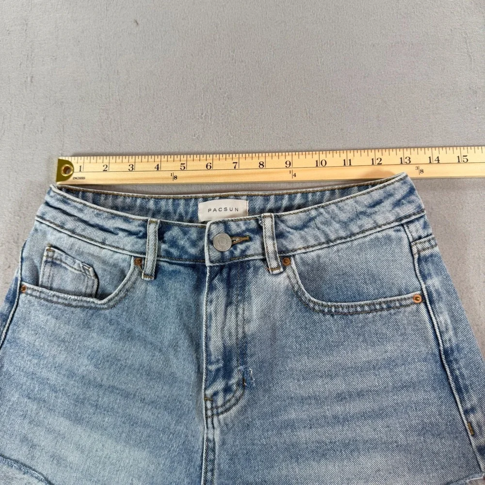 PacSun High Waisted Mom Denim Shorts Light Wash Blue‎ Size 25